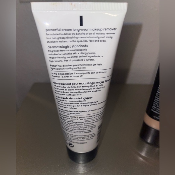 Dermablend body foundation and body makeup remover set - Picture 5 of 5